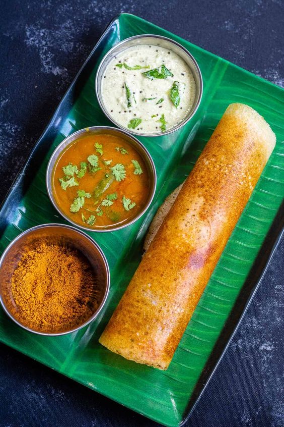 Dosa with chutney, sambar and podi